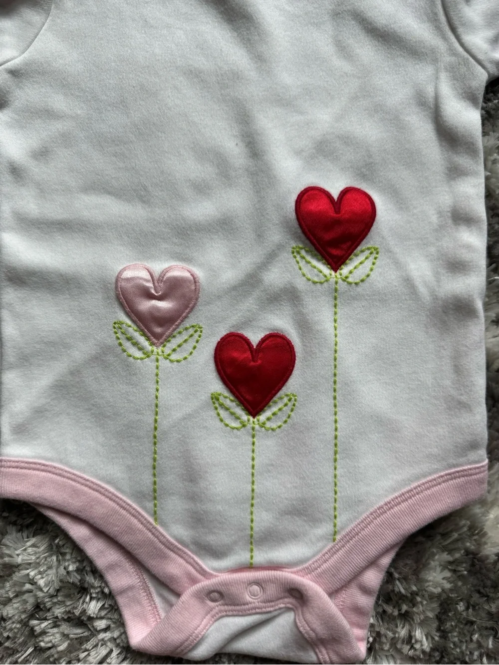Baby GAP Girls Y2K White & Pink Heart Embroidered Floral Onesie 6-12M